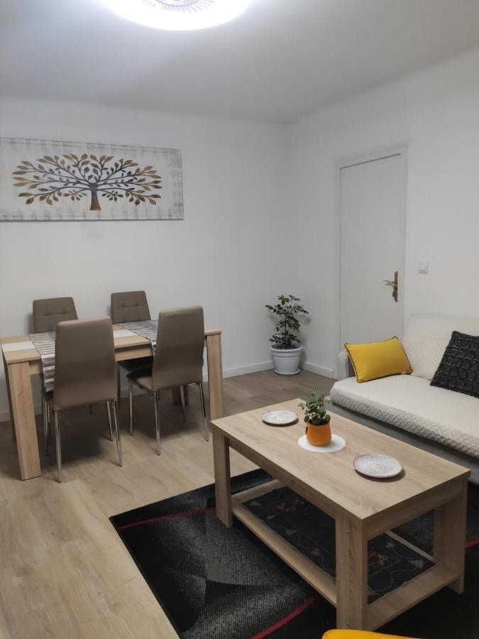Apartamento Estel La Seu d'Urgell Bagian luar foto
