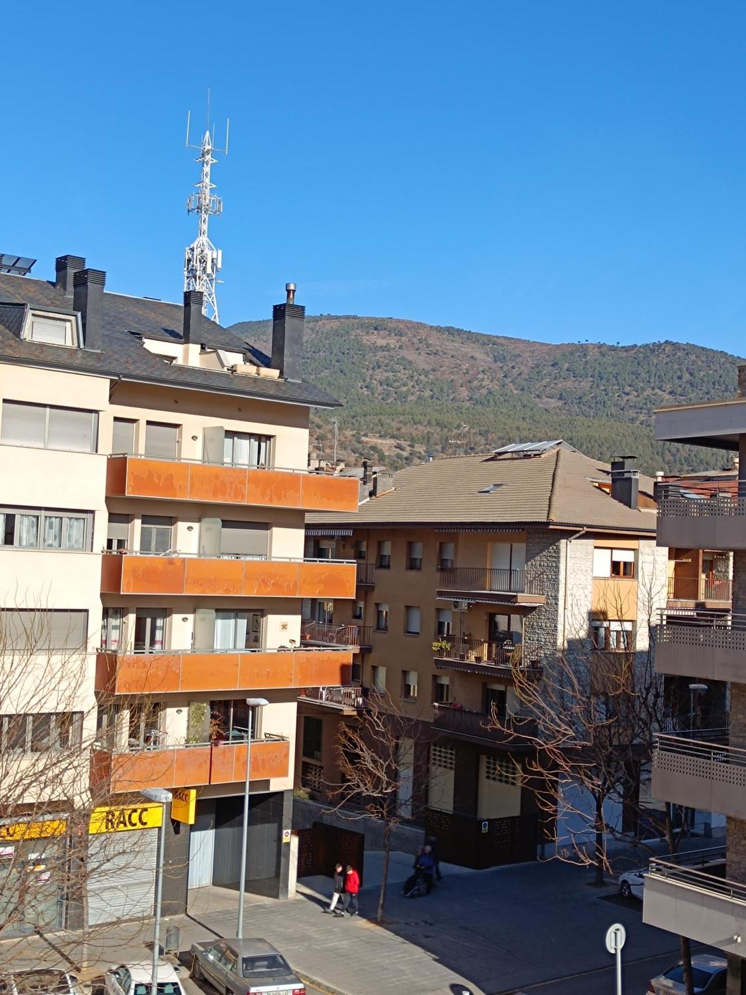 Apartamento Estel La Seu d'Urgell Bagian luar foto